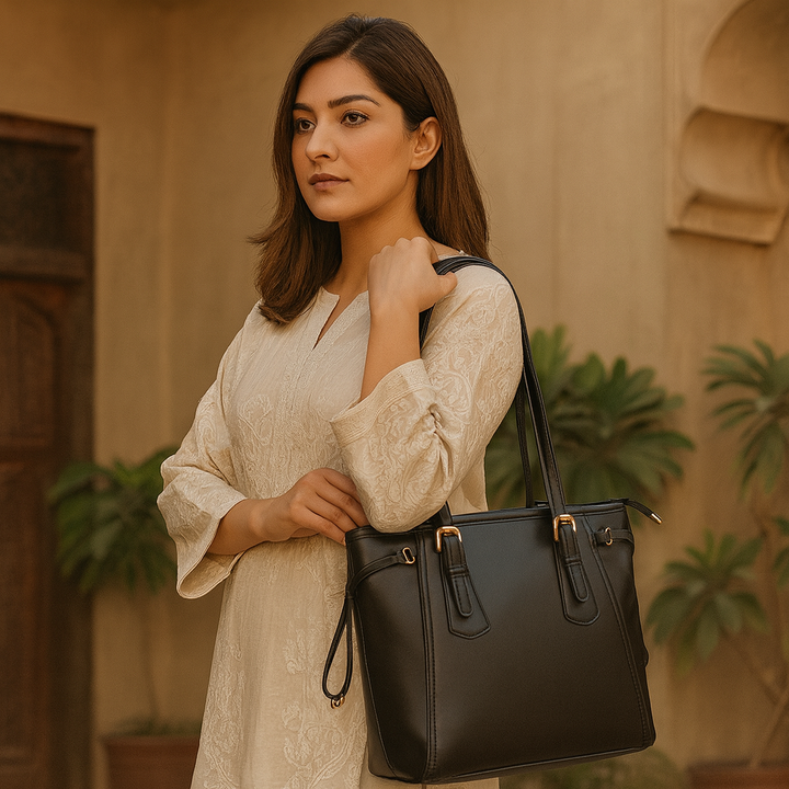 Boss Lady Tote Black2