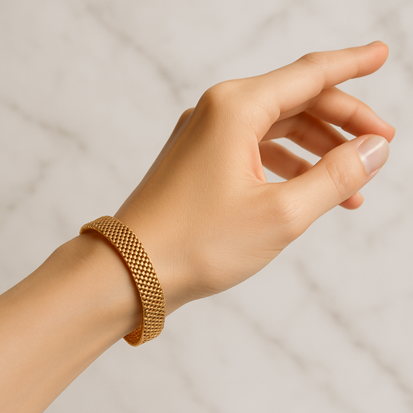 Luxe Golden Bracelet For Girls / Women