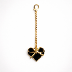 Noir Bow Charm – Elegant Heart Accessory