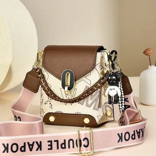Trendy Women’s Mini Crossbody Bags with Wide Strap & Chain4